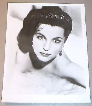 s-l500 photo Yvonne Furneaux CBS-TV Wuthering heights 1958.jpg