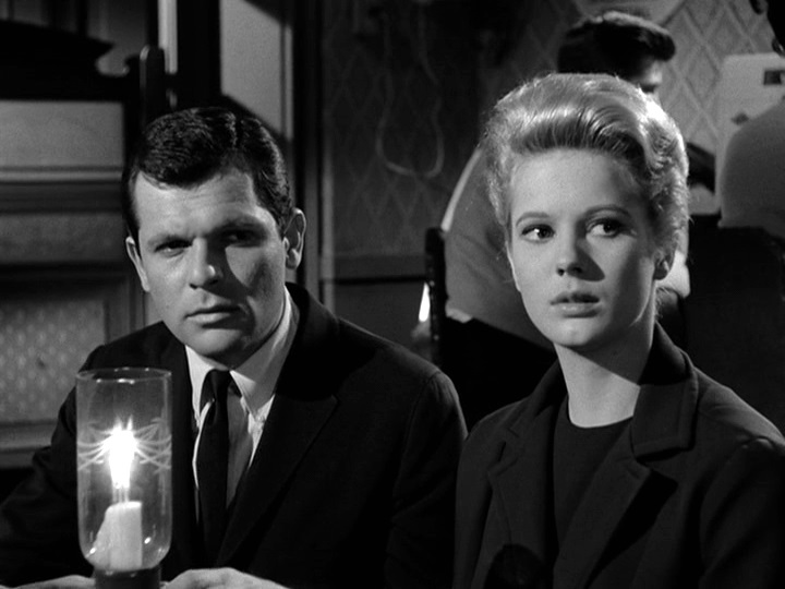 Perry Mason 7x27 - Mimsy Farmer5.jpg